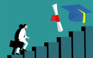 高校呼吁毕业生不要只盯着升学考公 印度考公100多万考生争夺700个岗位 ！