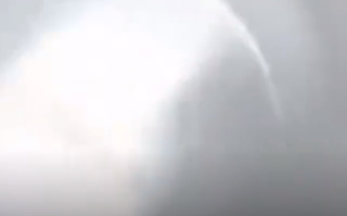 女子称在李佳琦直播间买到空瓶面霜：品牌方已经同意退货退款申请 ！