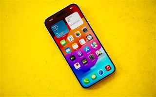 苹果冲上热搜第二！郭明錤称iPhone 17不使用节省空间的主板材料 ！