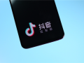 抖音电商上线“肖像保护功能”：主动识别并拦截AI仿冒、盗用素材等 ！