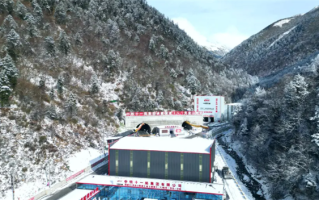 解决冰雪封山难题！川西高原夹金山隧道建成 !