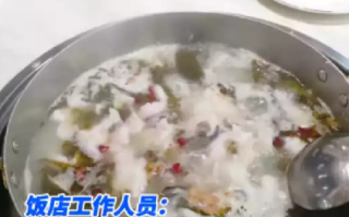 顾客称吃自助餐多打荤菜被店员指责？商家：荤菜易亏本，要荤素搭配，“自助”并非不限量用餐 ！