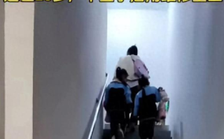 物业回应高楼电梯损坏业主爬楼：还差20多户没签字，需启用住房维修公共基金维修 ！