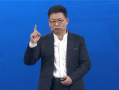 余承东回应开车“睡觉”：当时在低头看手机 已自首交了罚款 ！
