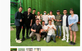 周星驰《女足》片场照曝光 疲态尽显：弯腰给粉丝签名 ！
