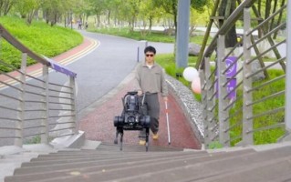 华为助力机械导盲犬问世：实时规划路径、语音交互 !