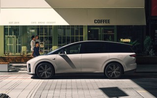 Model Y L入局、理想i8开启预订：六座纯电SUV大战开打 ！