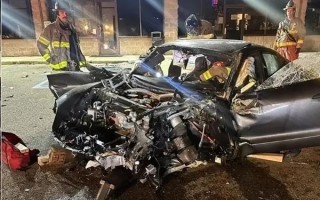 19岁在美中国女生醉驾保时捷疯狂翻滚：仅受轻伤 ！