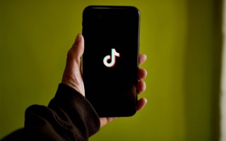 董宇辉疑再停播三天：倘若提前离职 将遭遇期权清零 ！