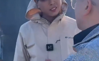 小区捡破烂大妈月入过万！网友：不体面但赚钱，我也想去 ！