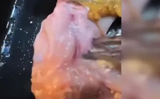 盒马回应烤鸡中吃出生肉：烤箱导热管出了故障，是个意外 ！