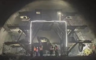 又一时速350公里高铁来了：穿越秦岭 3小时缩至1小时 !