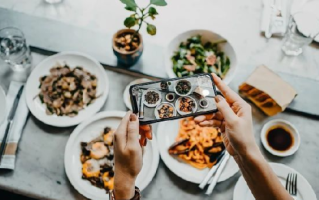 年轻人报复性挤爆“3.5分饭店”：发现了不少明珠蒙尘的餐厅 ！