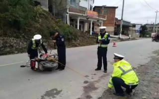 交警追赶摩托车致2死?检方介入 ！镇政府：说法不实，交警是去别的地方执行任务 ！