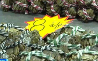 大闸蟹跌破10元一只：因市场供大于求，价格也比往年便宜了不少 ！
