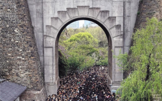 五一各大景区人挤人！这份安全旅行攻略请收好 ！