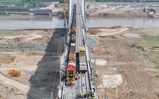 519公里包银高铁完成铺轨 包头至银川从6小时缩至2小时 !