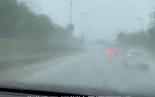 雷雨横扫深圳城区 来势汹汹吞没监控：网友直呼天漏雨了 ！