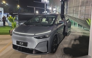 小鹏X9超级增程订单爆发 供应链紧急加产5000台 ！