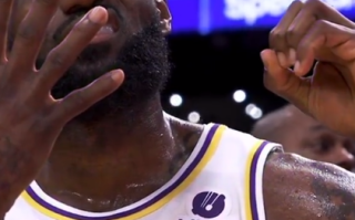 历史第一人！詹姆斯达成40000分里程碑 NBA中国官方手机iQOO庆祝 ！