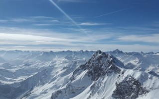 26岁男子疑因高反在珠峰地区死亡 博主科普：关键时刻能救命 ！
