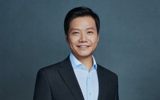 雷军54岁生日晒“车到山前必有路”海报 网友：期待小米汽车 ！
