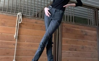 女孩腿长135cm保持世界第一纪录4年引围观 但背后烦恼无数 ！