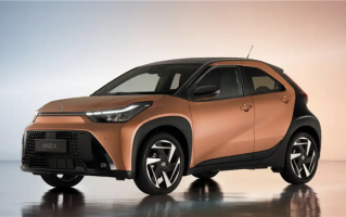年轻人的第一台敞篷SUV！新款丰田Aygo X官图发布：搭载1.5L电混动力 ！