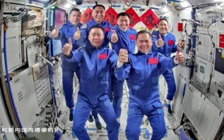 历时3.5小时!神舟二十一号创交会对接纪录:6名航天员太空会师 ! 历时3.5小时!神舟二十一号创交会对接纪录:6名航天员太空会师 !