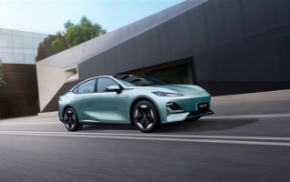直降2.7万！深蓝SL03纯电版全系上新：15.69万起售 !
