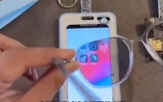 伪装成正常饭卡的手机令家长担忧：撕掉屏幕偏振膜 肉眼看是白屏 ！