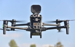 广东警方通报无人机“黑飞”致航班延误：2男子被行拘十日 罚款500元 ！