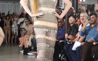 马斯克跨性别女儿宣称“经济独立”：自己的人生和父亲无关 !