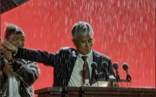 山东大学“蔬菜校长”20分钟演讲两次拒绝打伞 大雨中吟诵苏轼《定风波》 !