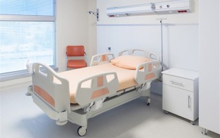 男生拍抽象视频被网友诊断为脊柱隐裂：神了 ！