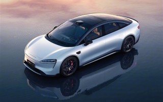 雷军：预祝智界S7大卖 ！