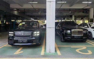 日本VS英国！丰田世极SUV、劳斯莱斯库里南同框：气场不输 ！