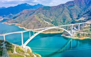 跨径超600米！世界最大跨度拱桥建成通车：位于广西 ！