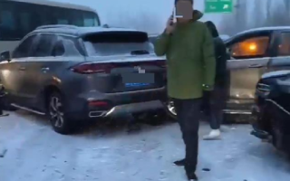 山西高速多车相撞引拥堵 疑降雪所致 ！知情人：发生事故的路段长达一公里 ！
