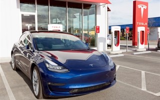 美国电动车补贴取消！特斯拉11月销量大跌 为4年来新低 ！