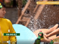 技艺精湛！广州小伙用双节棍17秒怒开10瓶啤酒 !