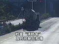 女子行车途中包里充电宝突然自燃：差点烧毁一辆车 !