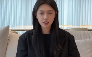 “小学生寒假作业落在巴黎”系编造引网友愤怒！网红“猫一杯”道歉：我错了 !