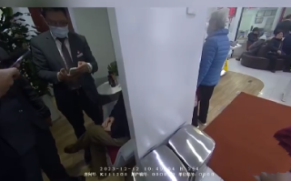 八旬老人沉溺“假冒董卿”温柔乡：在一声声“哥哥”中迷失自我 ！