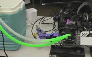 Intel B580用汽车防冻液降温超频：-17℃创新世界记录！性能提升16% !