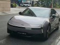 赛博未来感十足 全新小鹏P7实车曝光：首次亮灯了 ！