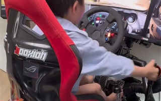 5岁“小孩哥”成全国最小赛车手：拉力飘移越野样样精通 ！