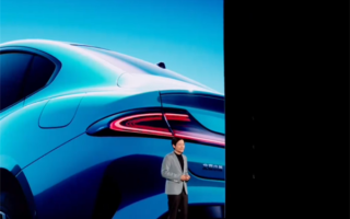 小米汽车SU7明日正式发布 雷军晒彩排现场：有点紧张 ！