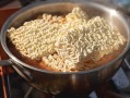 你爱吃吗！各国人均方便面消费量一览：韩国仅第二 中国没进前三十 ！