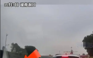 保时捷高速插队未成恐吓当事车主 ！派出所回应：事件仍在调查中 ！